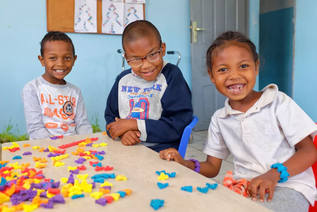 madagascar-handicap-soin-adapte-education-inclusive-inclusion-acquisition-des-savoirs-de-base-enfant-education