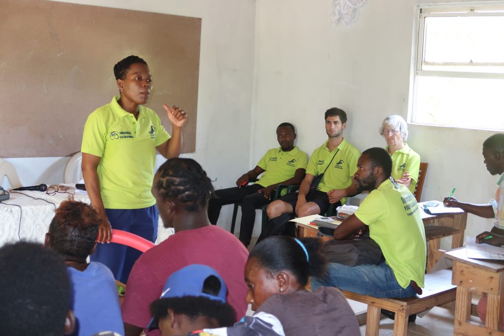 apprendre-a-nager-formation-haiti-ile-de-la-tortue