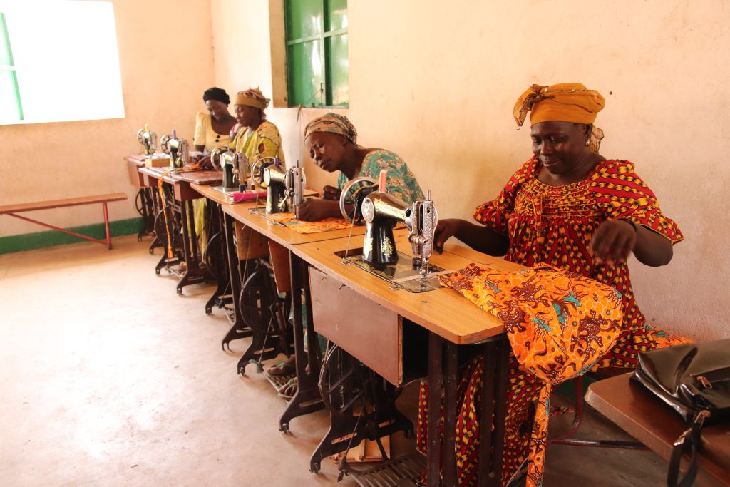 autonomie-financière-et-insertion-professionnelle-atelier-de-femmes-couture-tchad