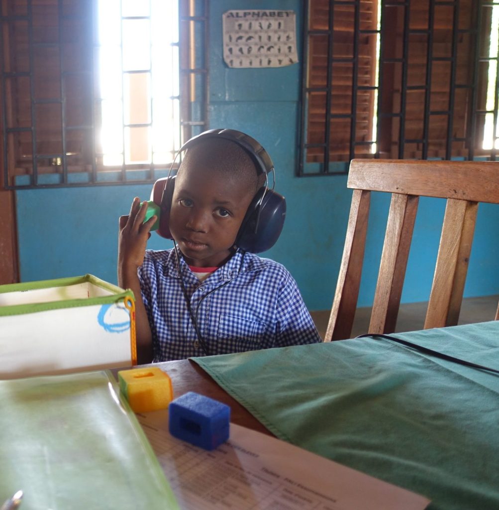 togo-enfant-sourd