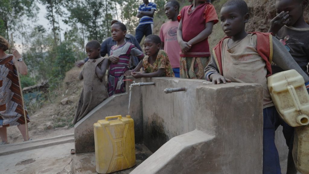 adduction-eau-gravitaire-acces-eau-potable-rwanda-assainissement-source